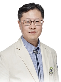 Гинеколог профессор Ли Дэ У