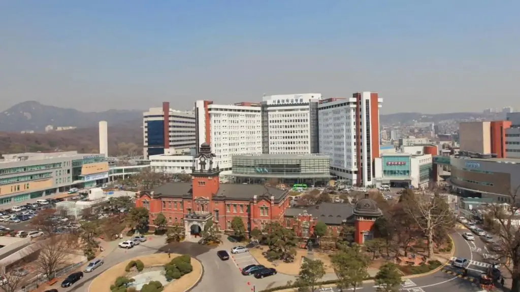 Medmost | Лечение в Госпитале Сеульского национального университета, Сеул, Южная Корея (Seoul National University Hospital, SNUH) Вид на Госпиталь Сеульского национального университета